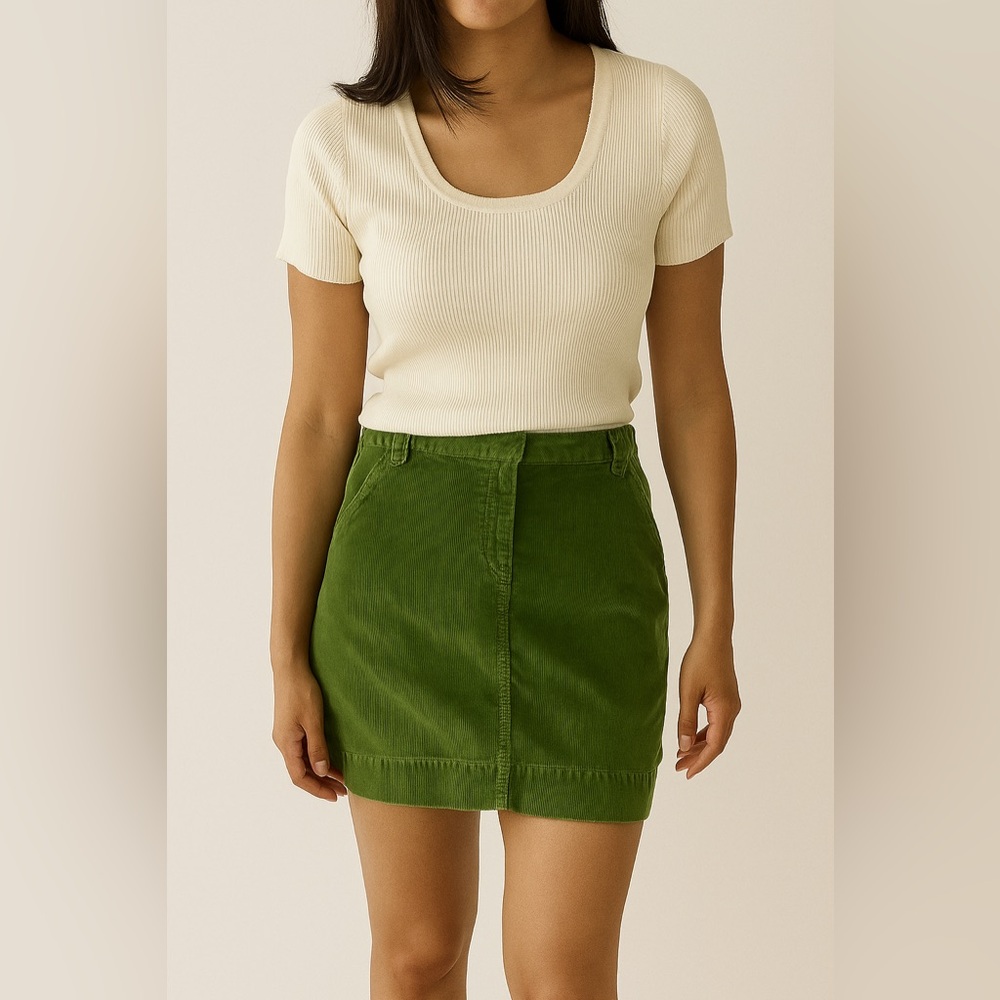 Tommy Hilfiger Green Corduroy Mini Skirt Size 6 Vintage Classic Casual Fall Chic